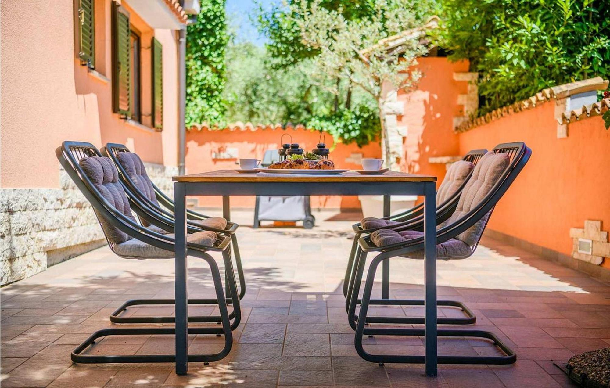 Apartment Damjan *
